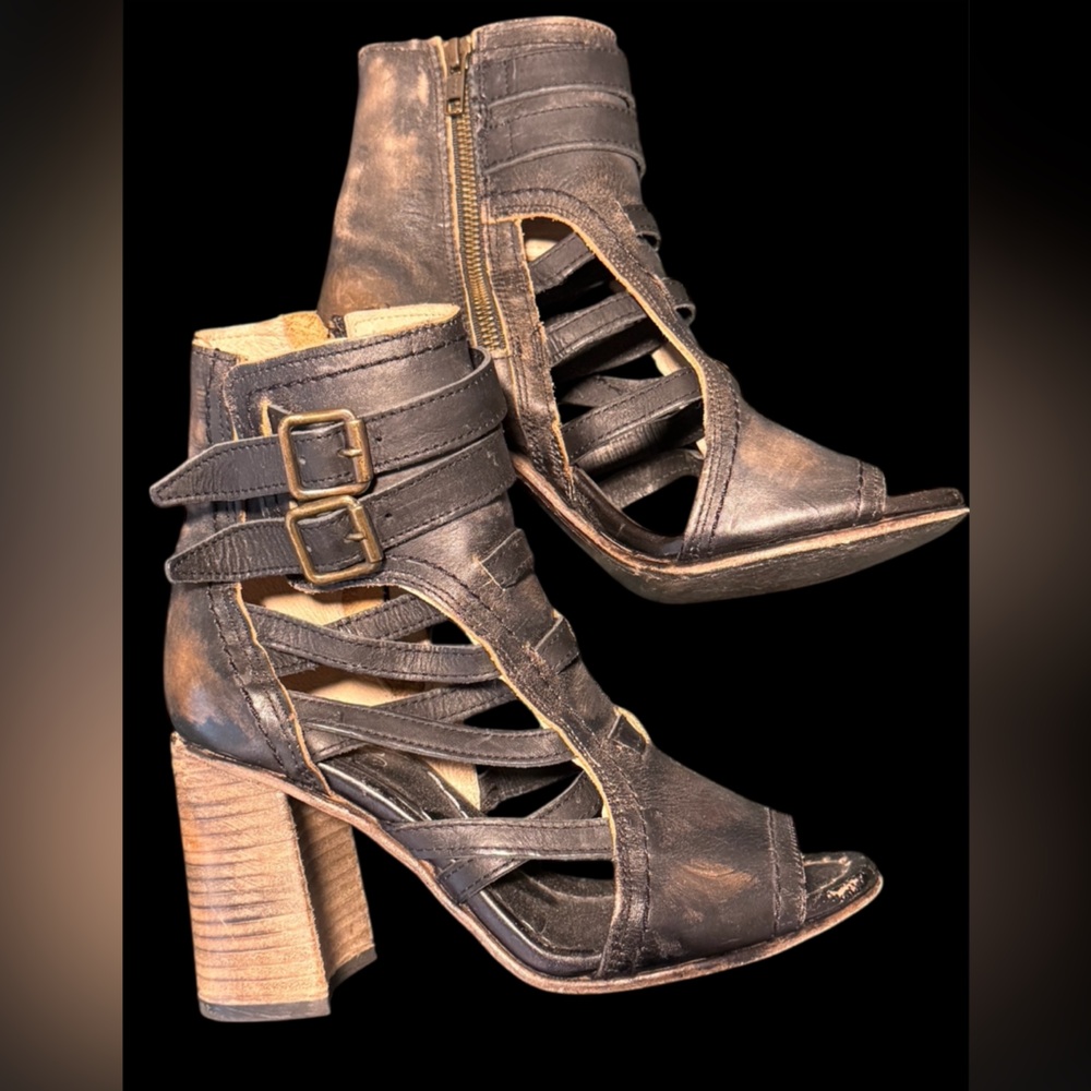 Freebird Tiara Strappy Heeled Leather Boots With Buckles Strappy Details. Size 8